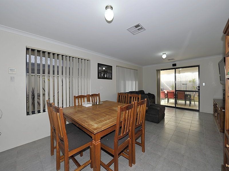 78 Badgerup Avenue, Lakelands WA 6180