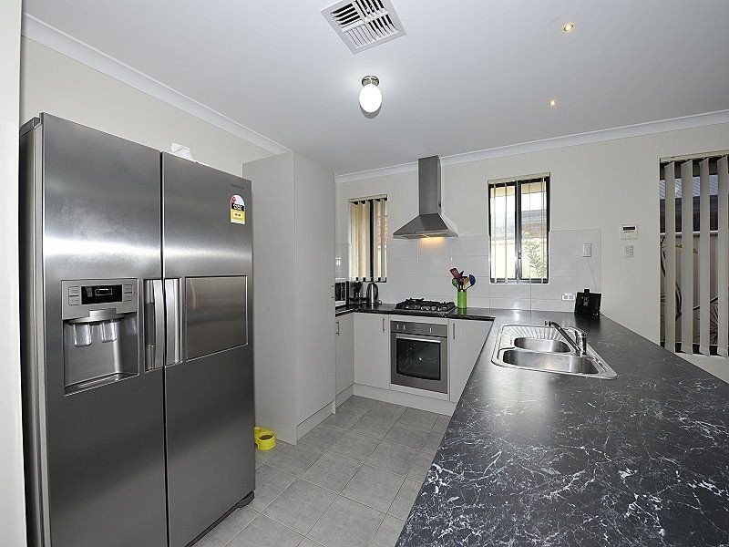 78 Badgerup Avenue, Lakelands WA 6180