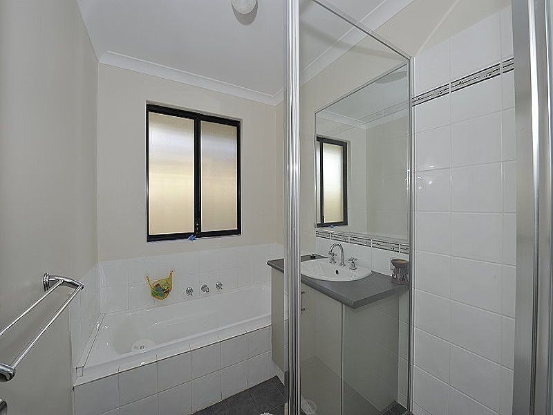 78 Badgerup Avenue, Lakelands WA 6180