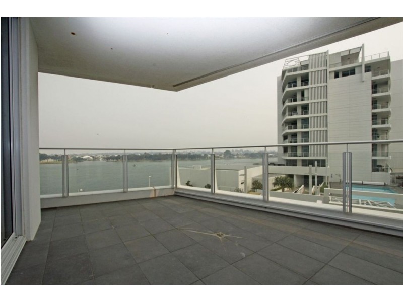 405/1 Marco Polo Drive, Mandurah WA 6210