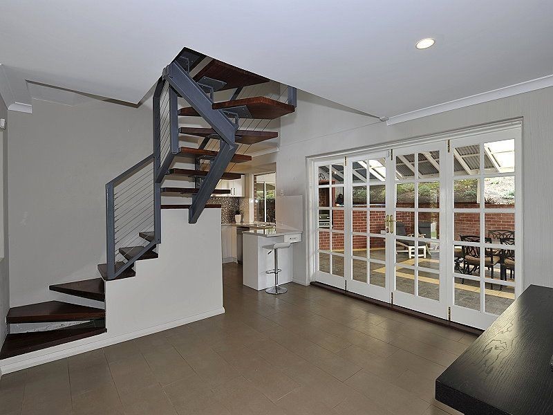 13B Valley Road, Halls Head WA 6210