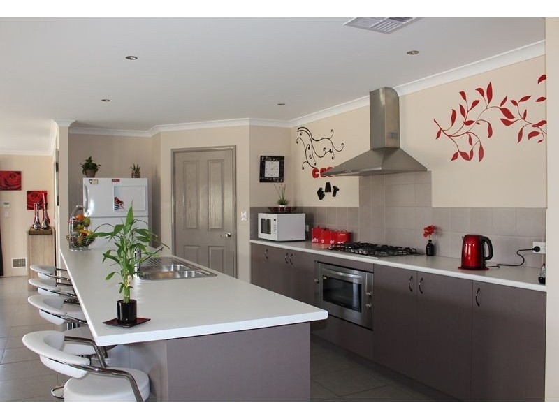 20 Nellie Green, Dudley Park WA 6210