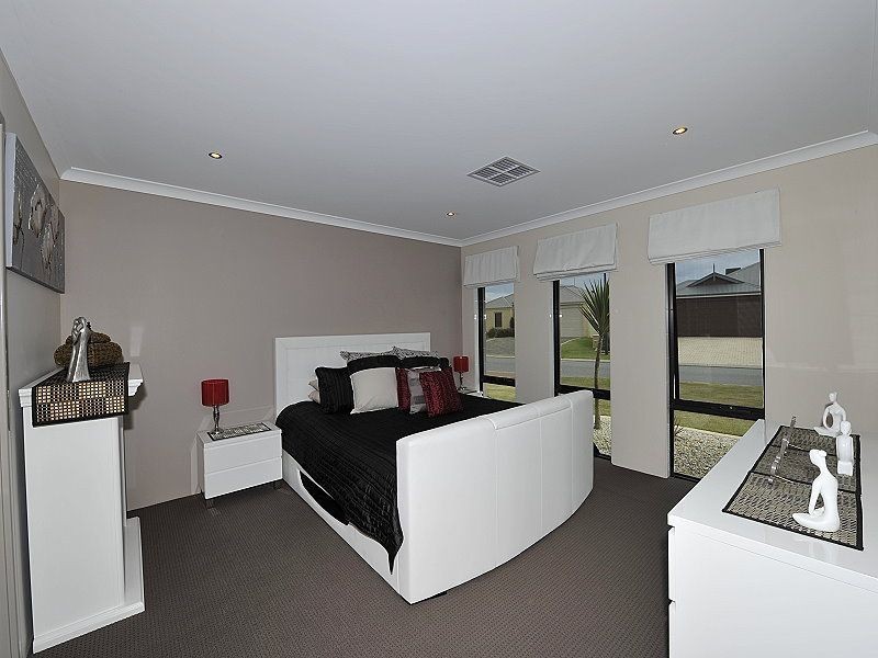 20 Nellie Green, Dudley Park WA 6210