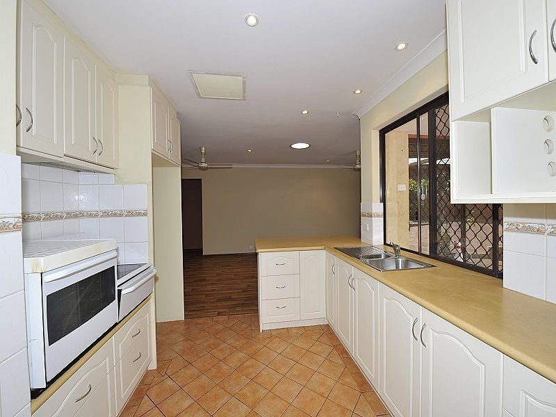 5 Aberdeen Close, Halls Head WA 6210