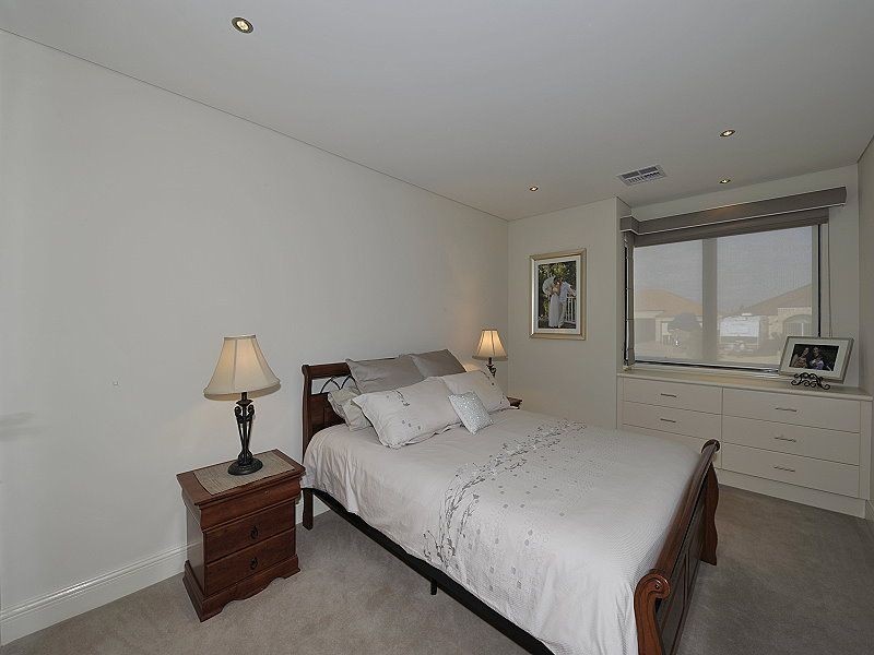 39 Aztec Island Retreat, Halls Head WA 6210