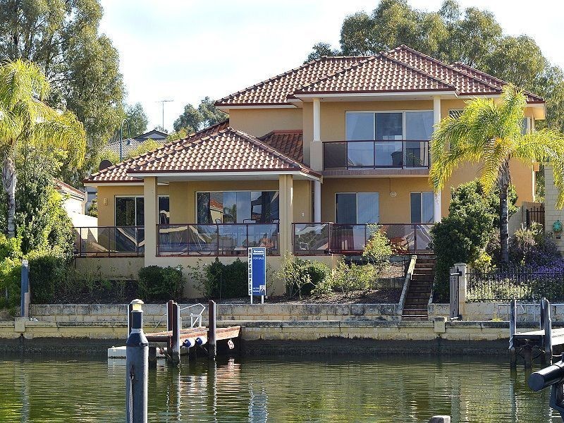 25 Santavea Mews, Halls Head WA 6210