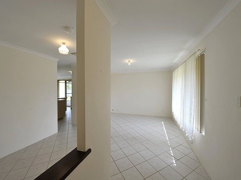 22 Summerlea Avenue, Meadow Springs WA 6210