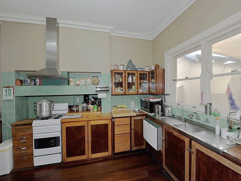 26 Leslie Street, Dudley Park WA 6210