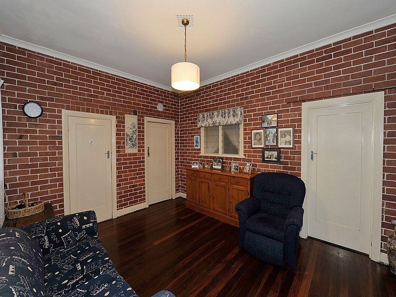 26 Leslie Street, Dudley Park WA 6210