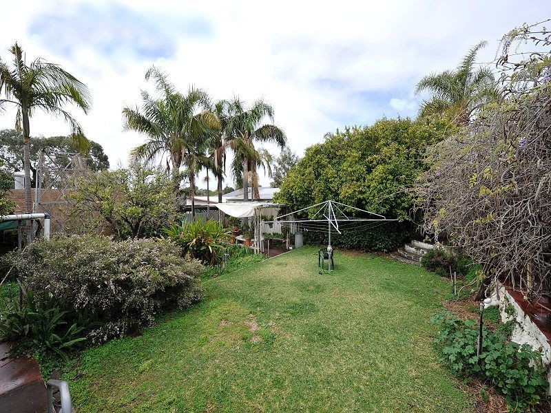 26 Leslie Street, Dudley Park WA 6210