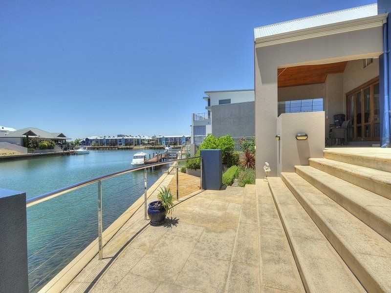 34 Finistere Island Retreat, Halls Head WA 6210