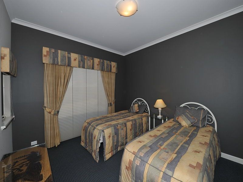 34 Finistere Island Retreat, Halls Head WA 6210