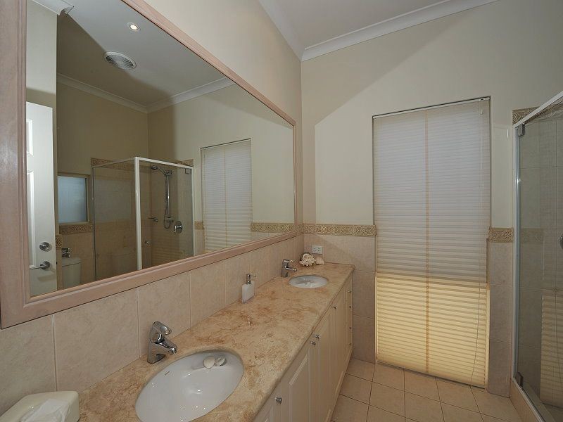 34 Finistere Island Retreat, Halls Head WA 6210