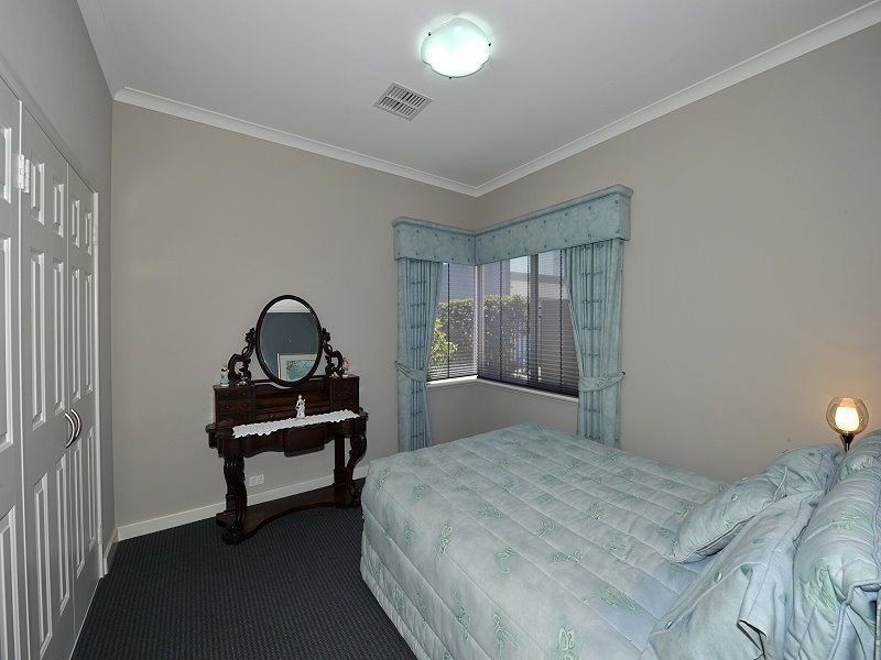 34 Finistere Island Retreat, Halls Head WA 6210