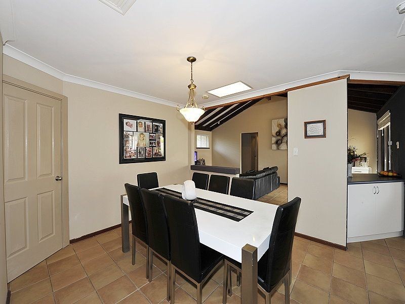 11 Tarata Close, Halls Head WA 6210