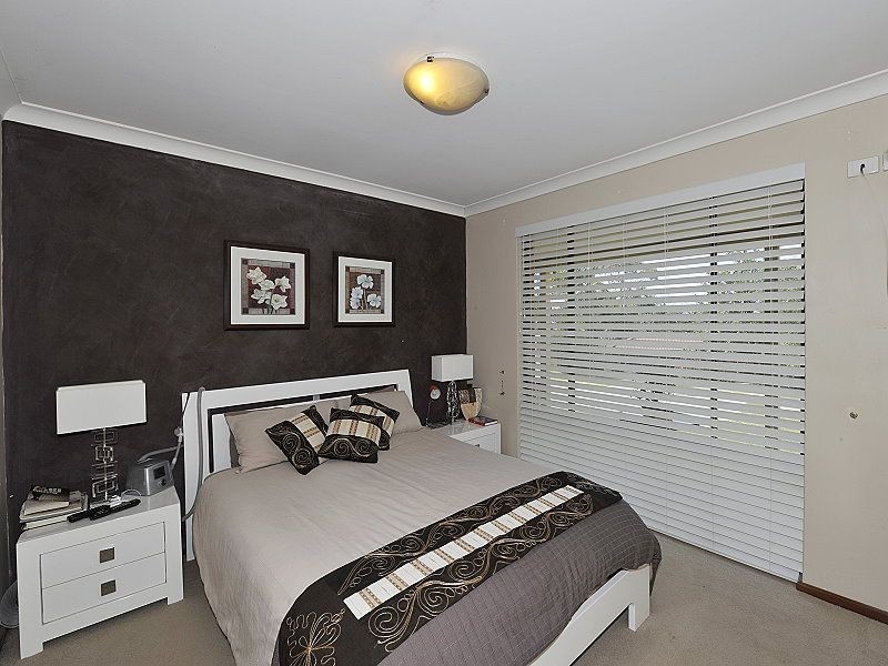 11 Tarata Close, Halls Head WA 6210