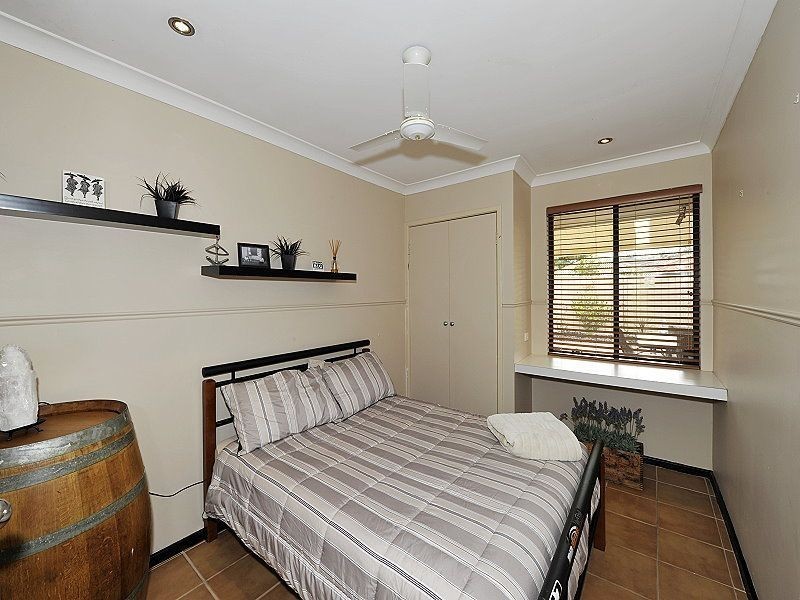 11 Tarata Close, Halls Head WA 6210