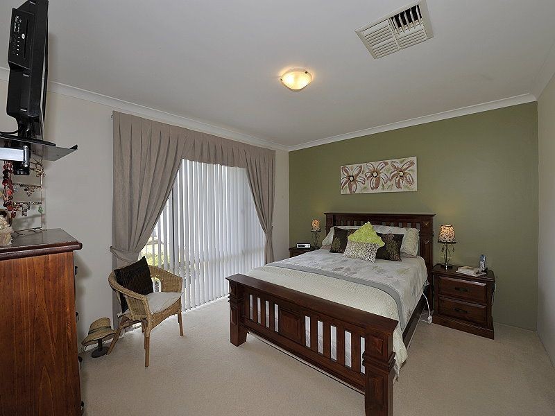 2 Penda Close, Halls Head WA 6210