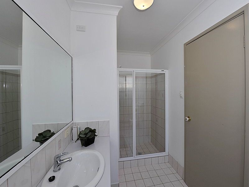 2 Penda Close, Halls Head WA 6210