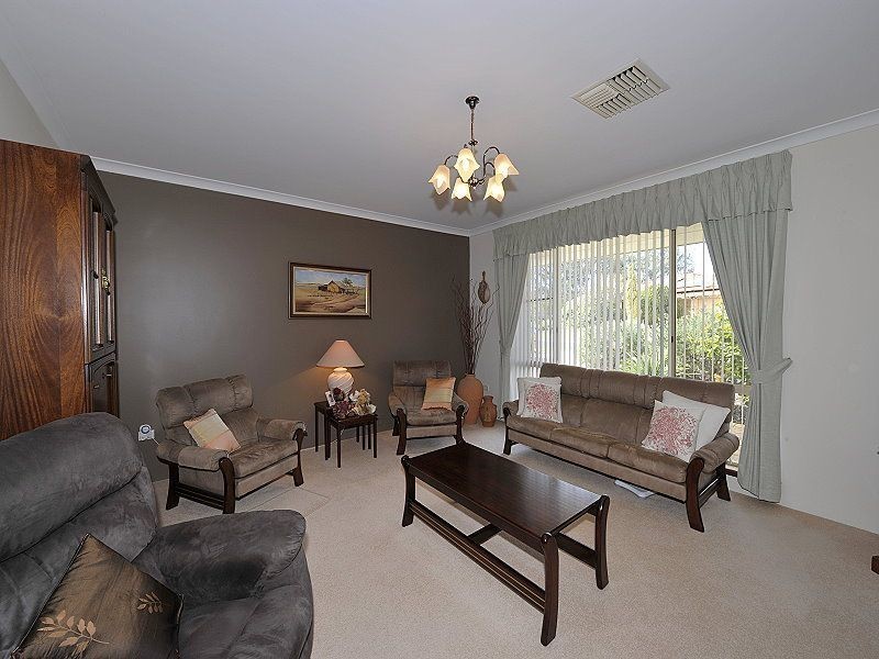 2 Penda Close, Halls Head WA 6210
