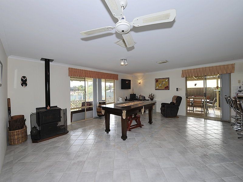 2 Penda Close, Halls Head WA 6210