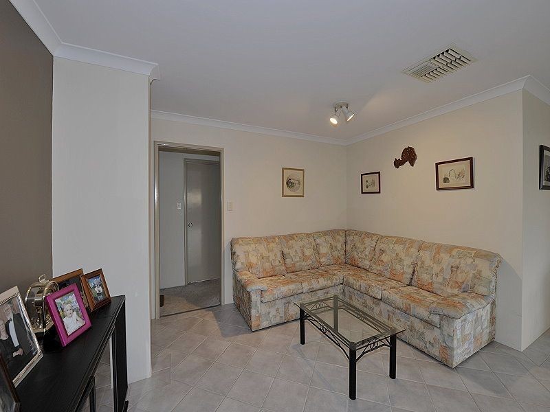 2 Penda Close, Halls Head WA 6210