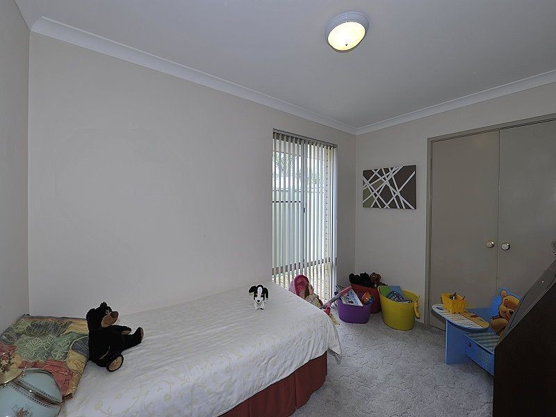 2 Penda Close, Halls Head WA 6210