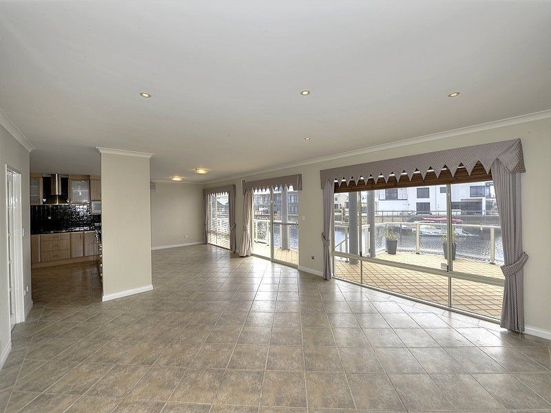 23 Fistina Ramble, Halls Head WA 6210