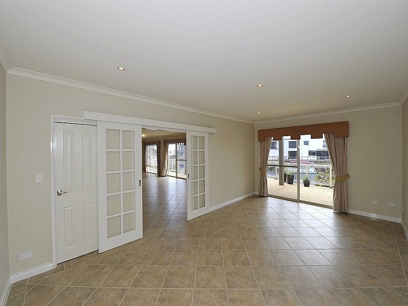 23 Fistina Ramble, Halls Head WA 6210