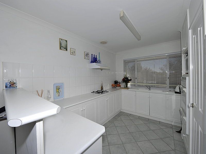 2/2 Clipper Way, Halls Head WA 6210