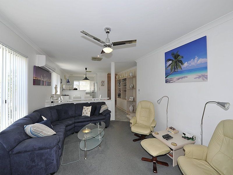 2/2 Clipper Way, Halls Head WA 6210