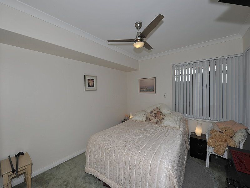 2/2 Clipper Way, Halls Head WA 6210