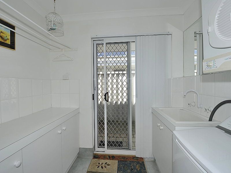 2/2 Clipper Way, Halls Head WA 6210