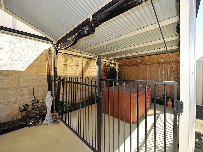 27 Malata Ridge, Lakelands WA 6180