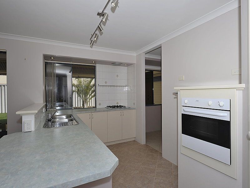 6 Hortonia Avenue, Secret Harbour WA 6173