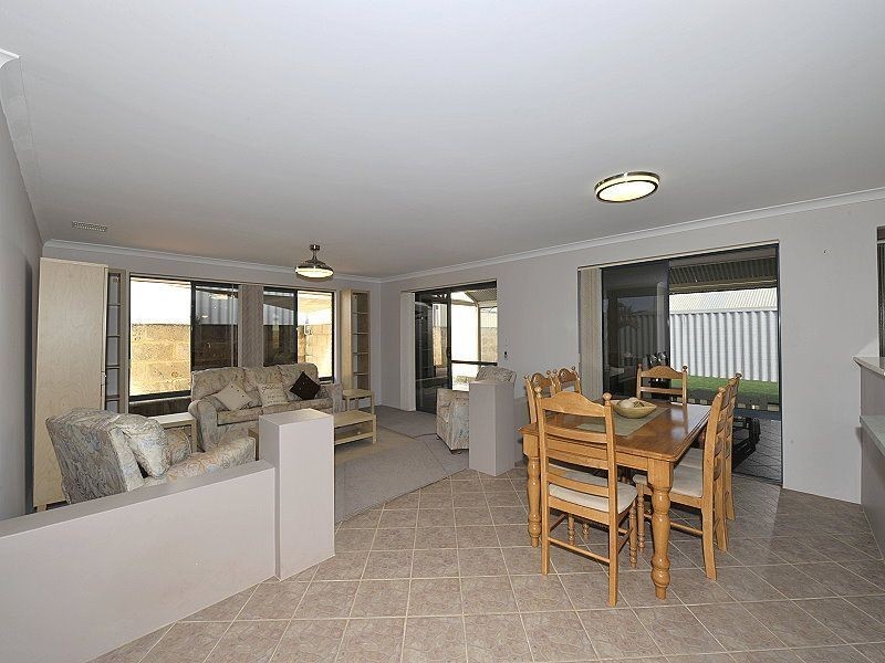 6 Hortonia Avenue, Secret Harbour WA 6173