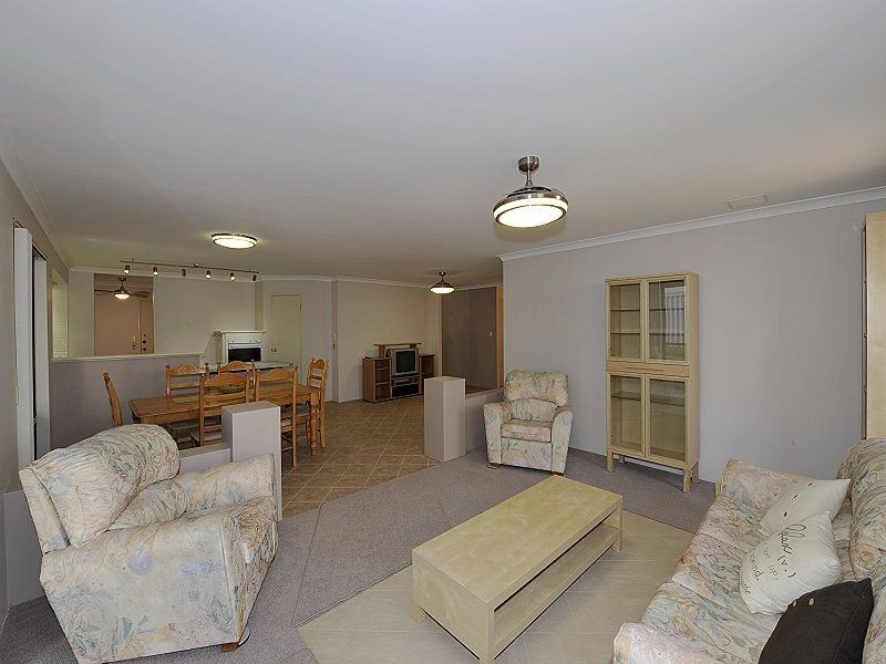 6 Hortonia Avenue, Secret Harbour WA 6173