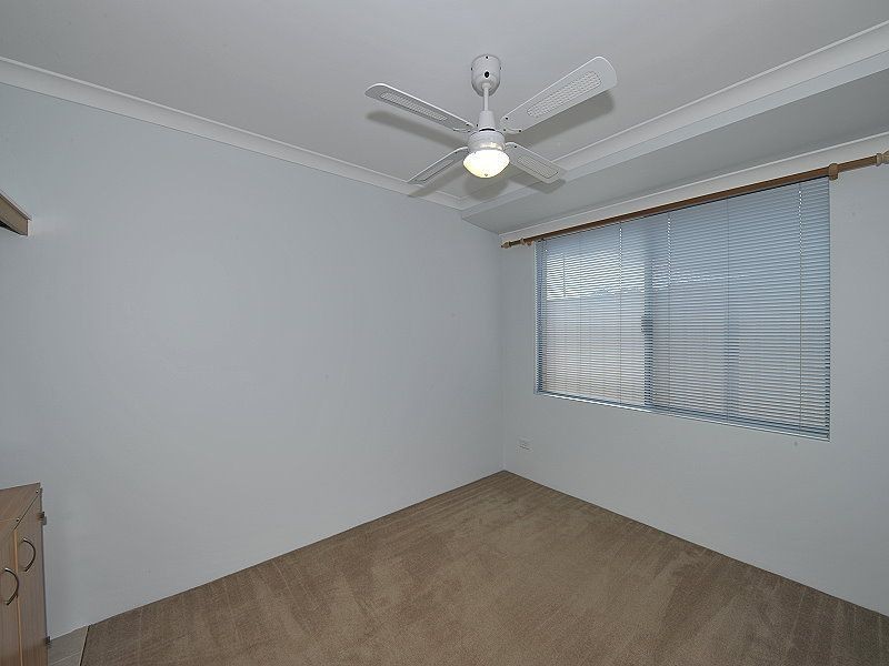 6 Hortonia Avenue, Secret Harbour WA 6173