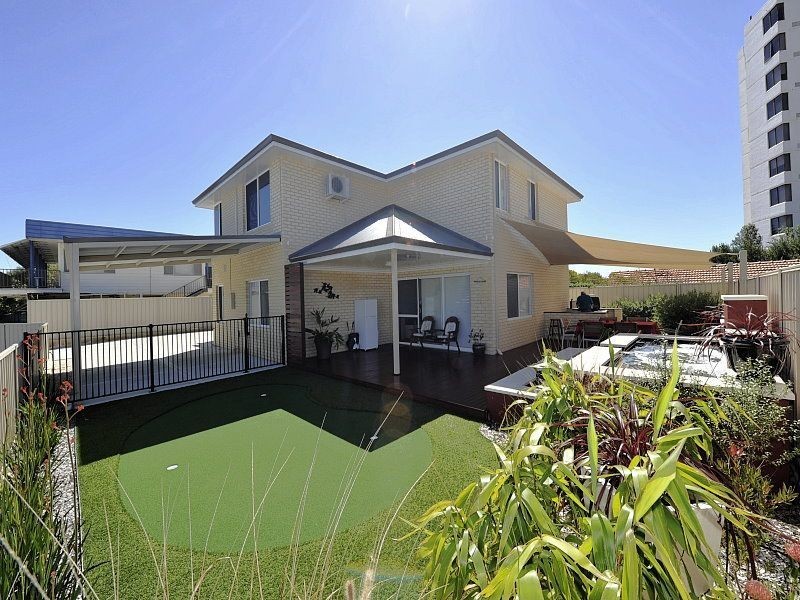 14A Valley Road, Halls Head WA 6210