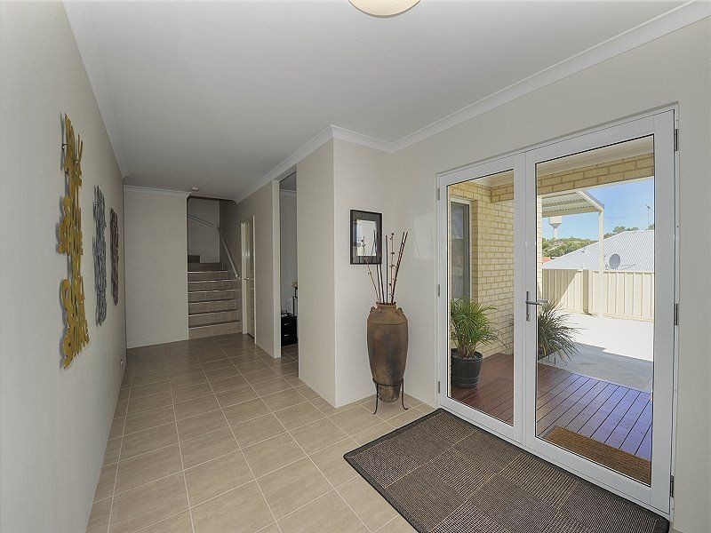 14A Valley Road, Halls Head WA 6210