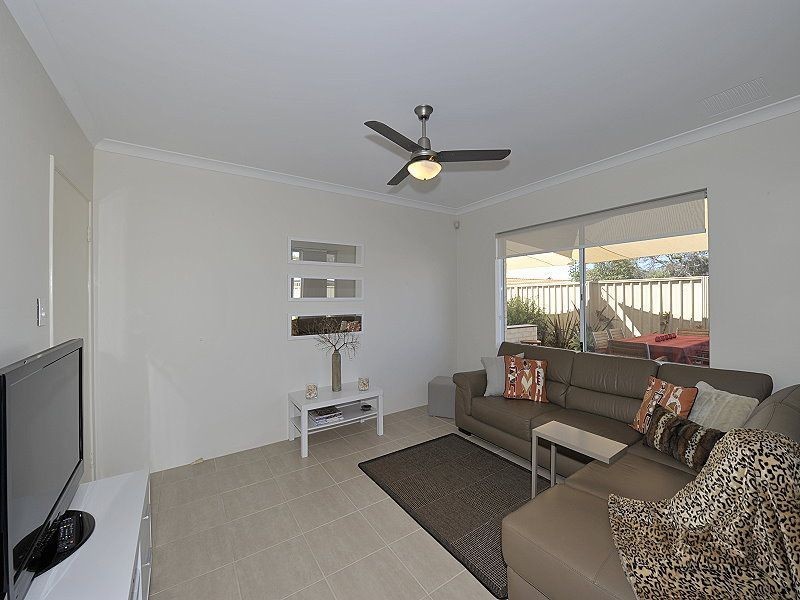 14A Valley Road, Halls Head WA 6210