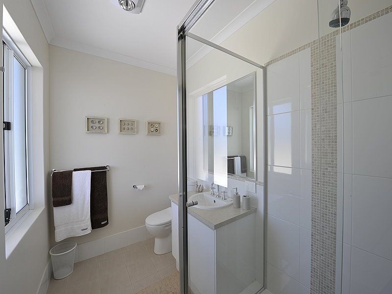 14A Valley Road, Halls Head WA 6210