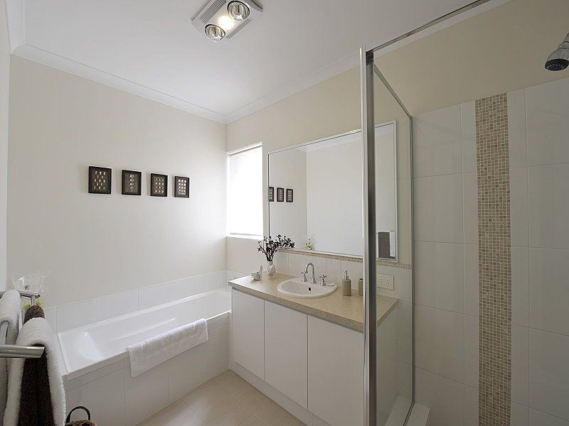 14A Valley Road, Halls Head WA 6210