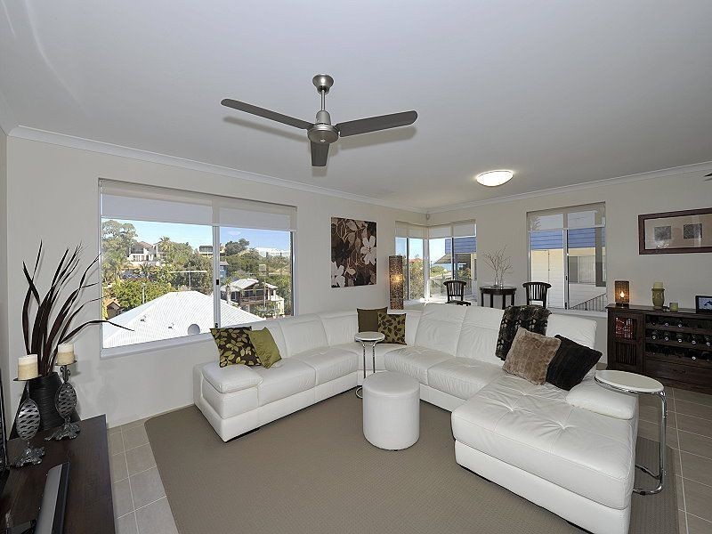 14A Valley Road, Halls Head WA 6210