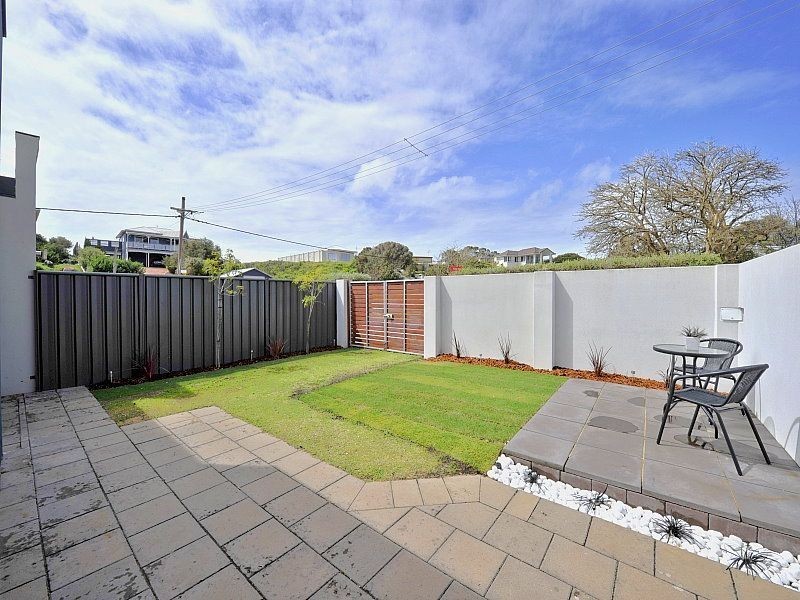 2B Sussex Place, Halls Head WA 6210