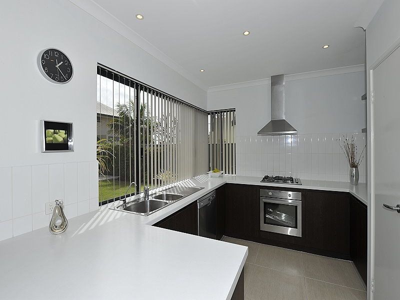 2B Sussex Place, Halls Head WA 6210