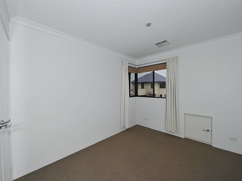 2B Sussex Place, Halls Head WA 6210