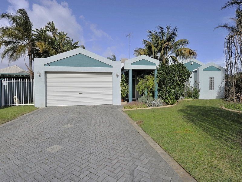 2 Summerlea Avenue, Meadow Springs WA 6210