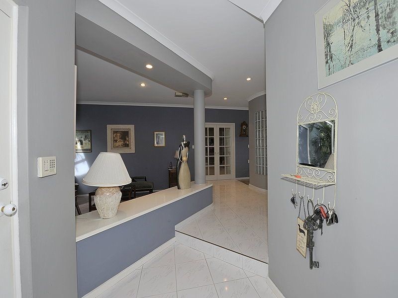 2 Summerlea Avenue, Meadow Springs WA 6210