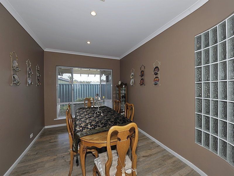 2 Summerlea Avenue, Meadow Springs WA 6210